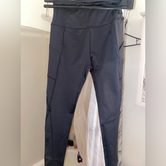 Women’s Leggings - Picture 2 of 6